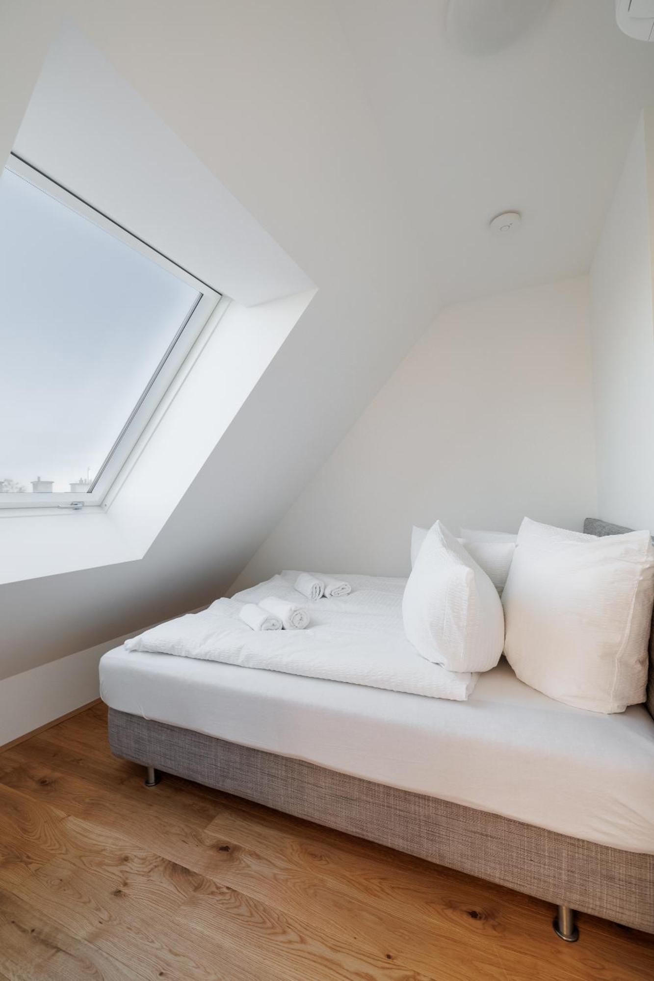 Symphony Apartments 41 - Modern Loft With Terrace And Grill In Central Location Wien Exterior foto