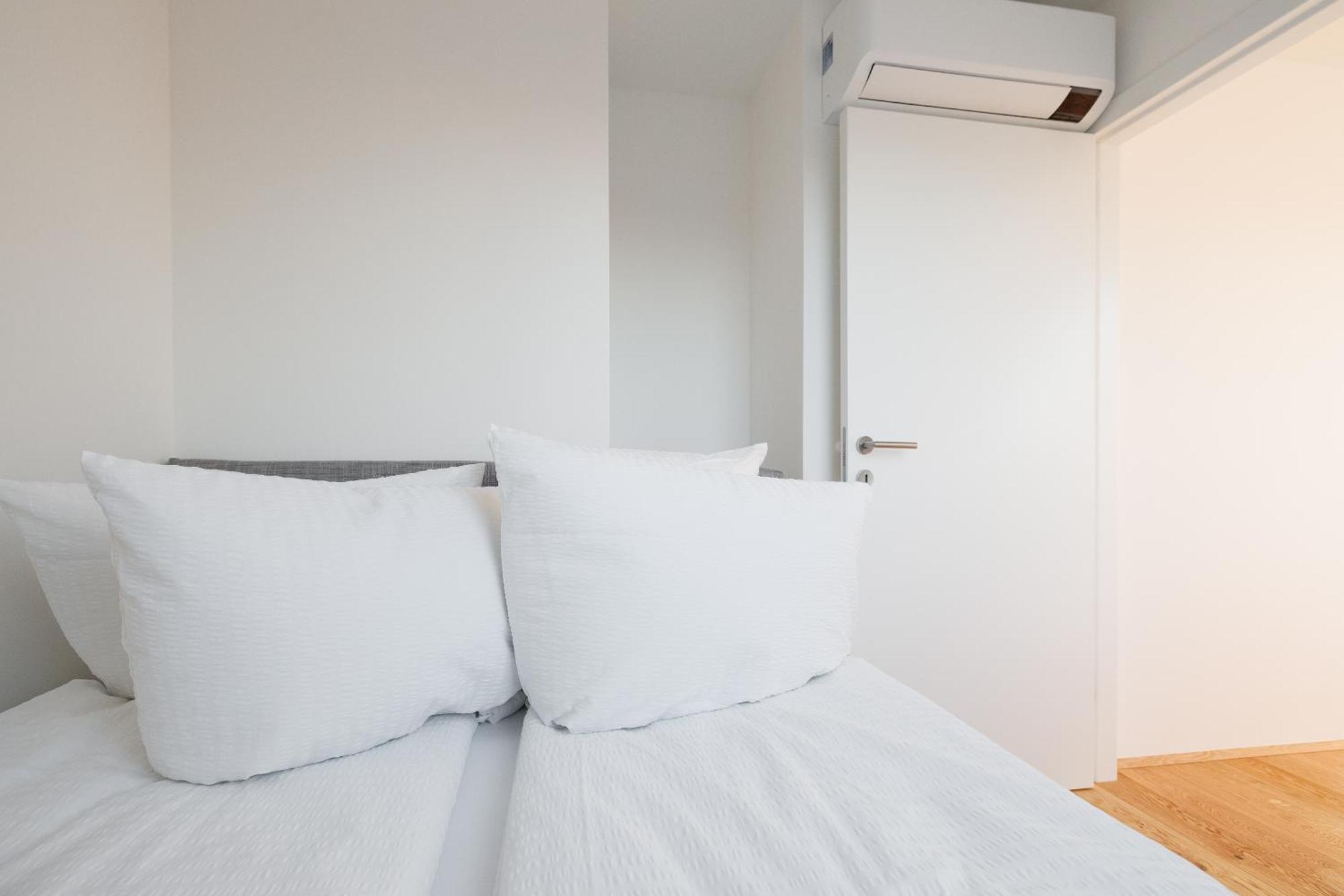 Symphony Apartments 41 - Modern Loft With Terrace And Grill In Central Location Wien Exterior foto